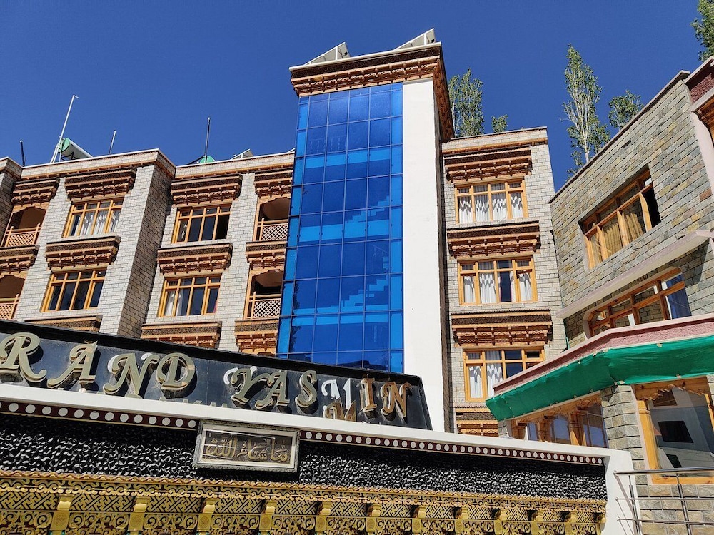 Grand Yasmin 29/30