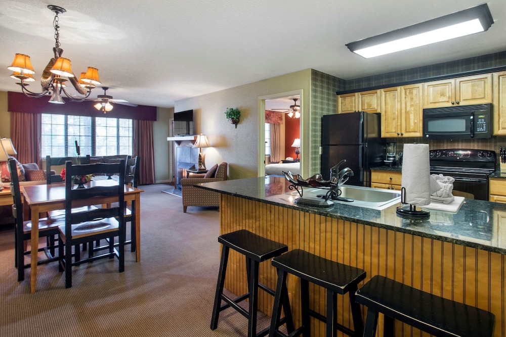 Bluegreen Vacations Blue Ridge Village, an Ascend Collection Resort 33/40