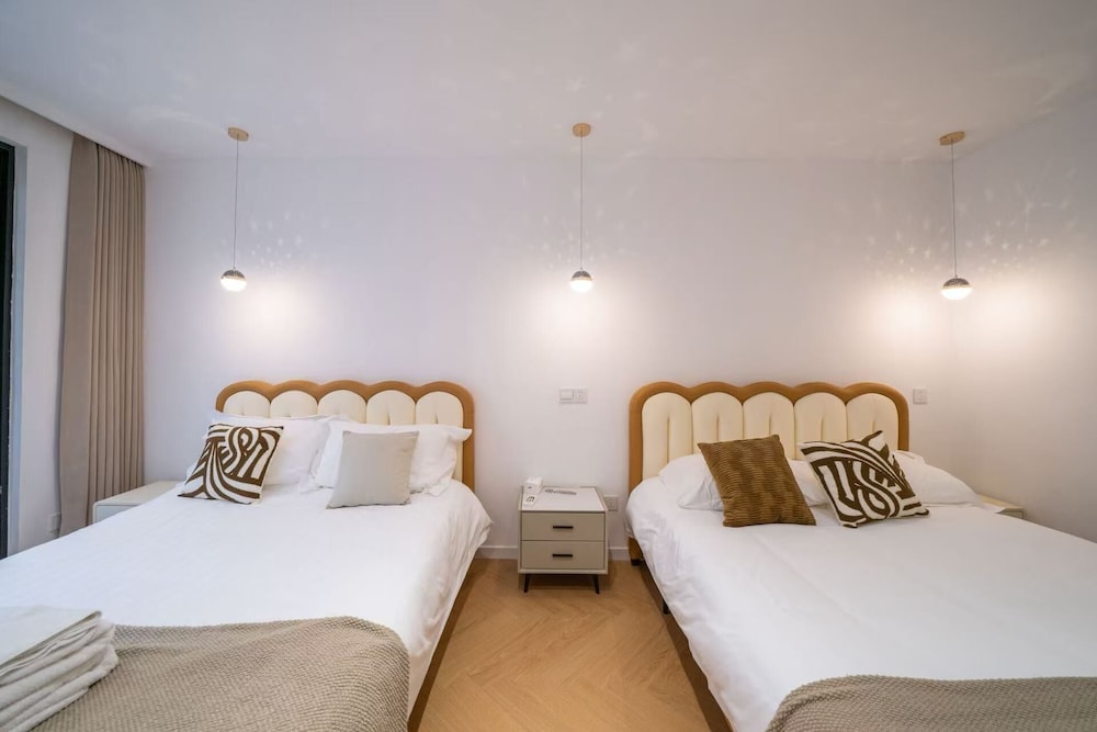 شقة اقتصادية بسريرين مزدوجين، Book and Bed-People's Square 4/10