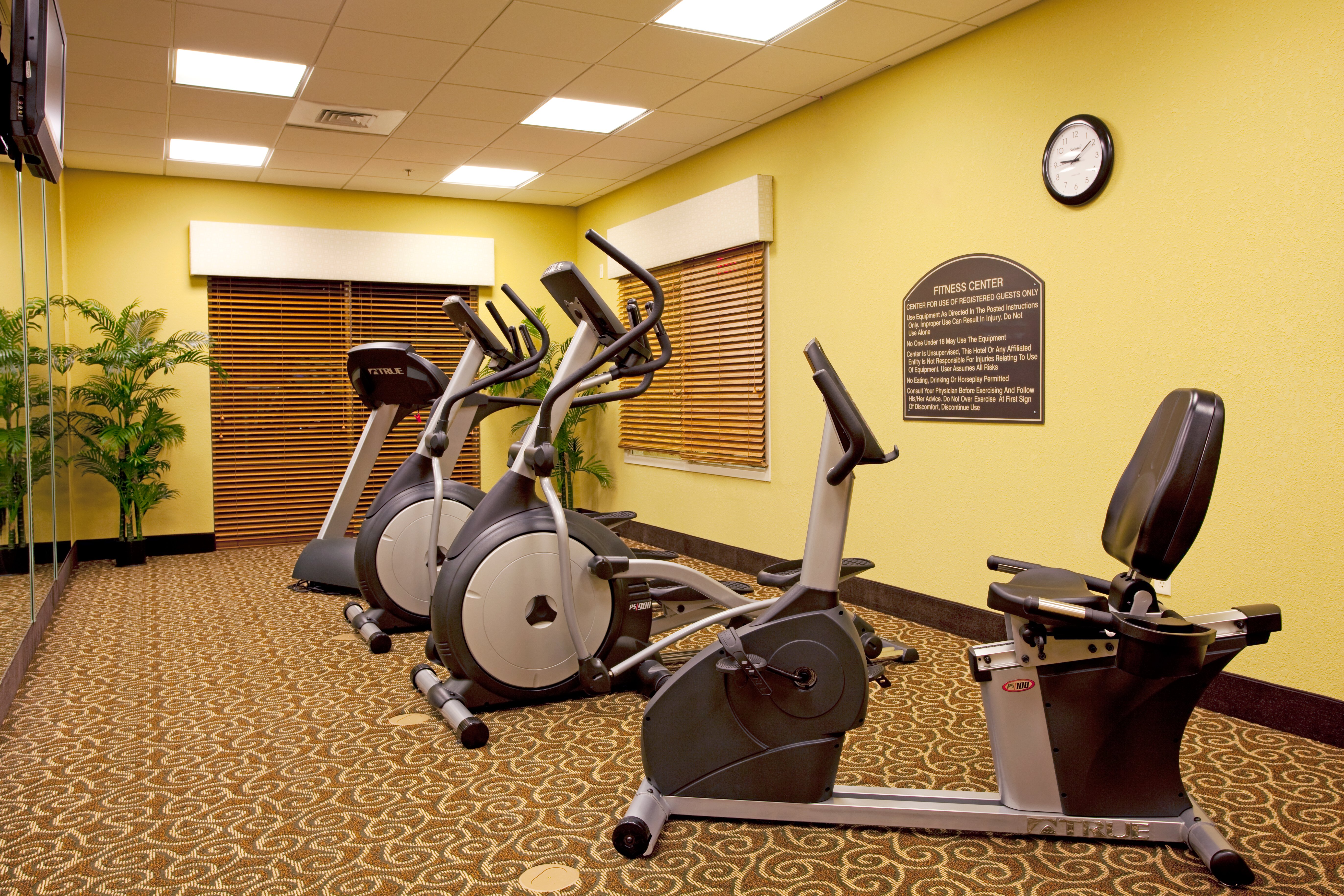 Holiday Inn Express Hotel & Suites Chaffee - Jacksonville West 36/49