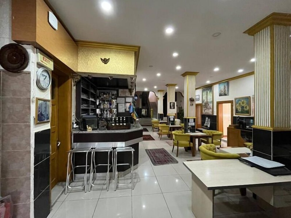 Vatan Hotel 26/28
