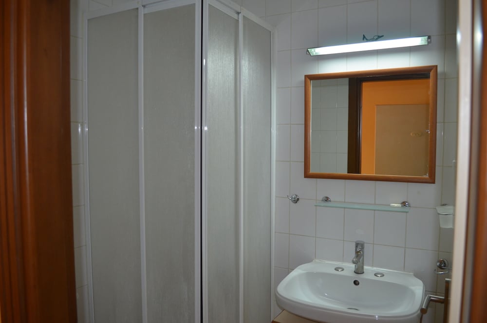 Ayvalik Palas Hotel 42/45