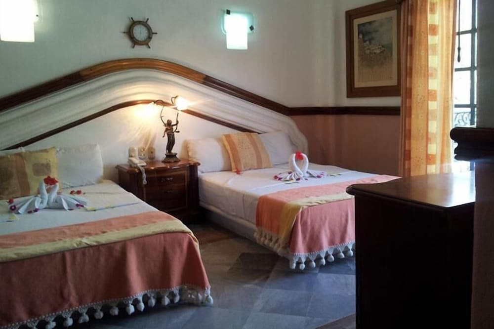 JUNIOR, 2 DOUBLE BEDS