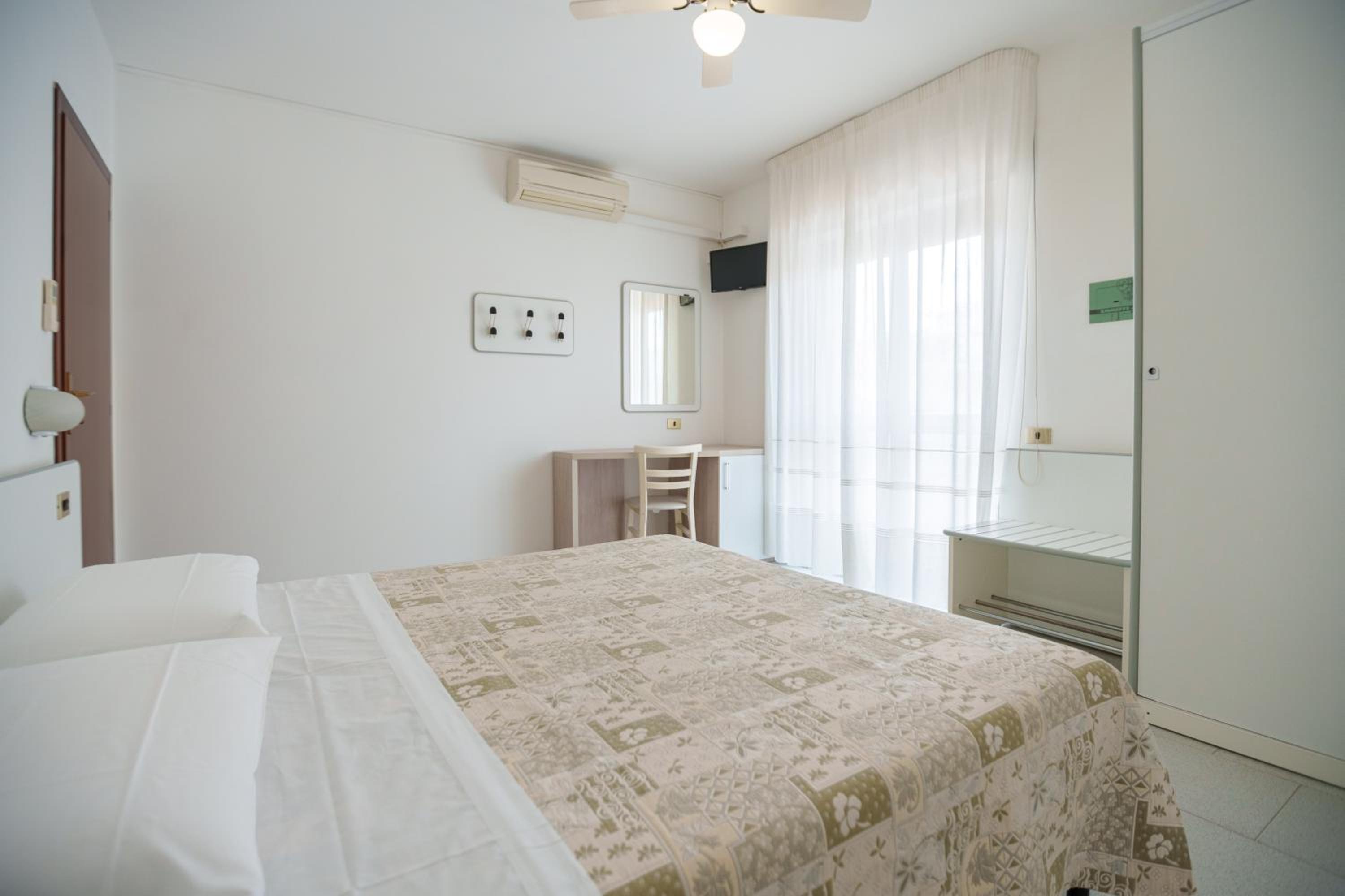 Hotel Astor 11/50