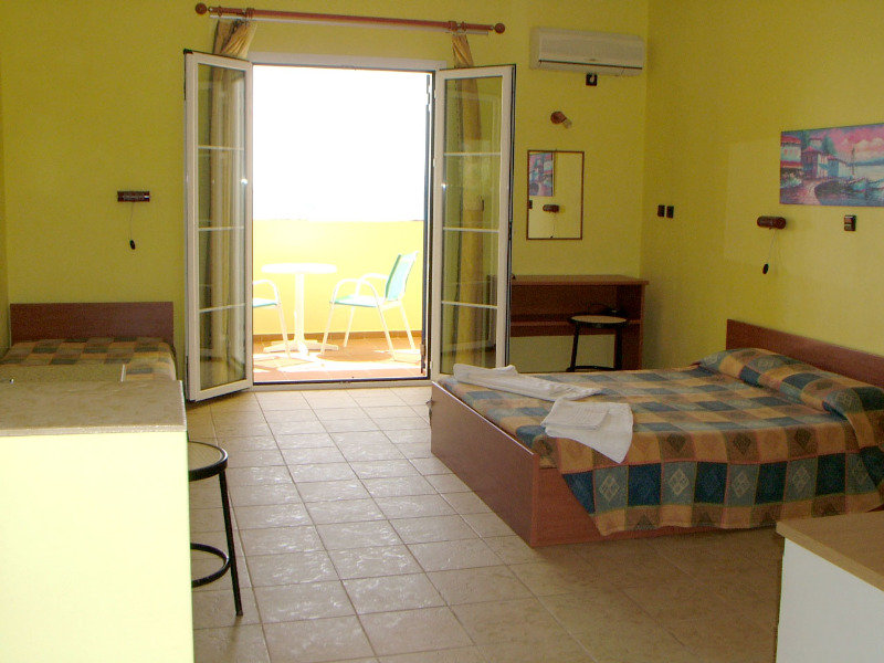 Ammes Hotel & Apartments 16/38