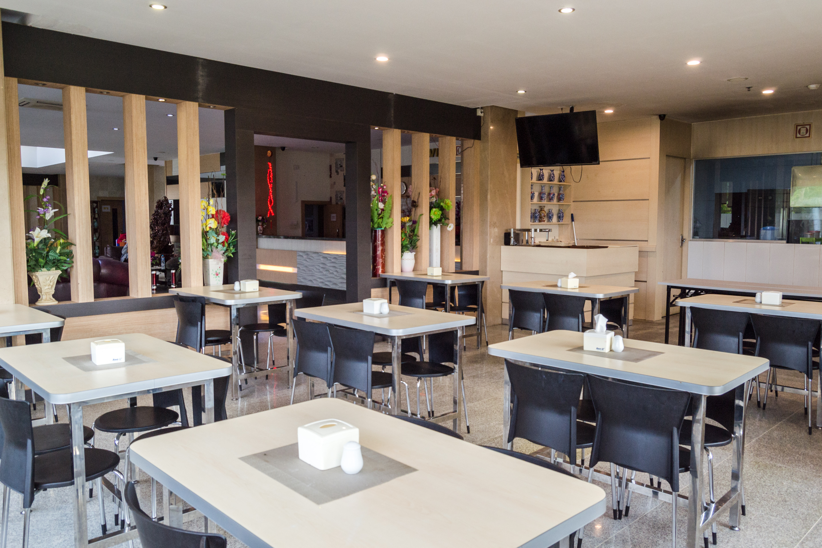 OYO 775 Aviari Hotel 38/50
