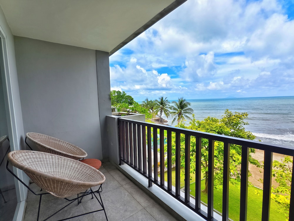 MaxOneHotels.com at Anyer 4/42