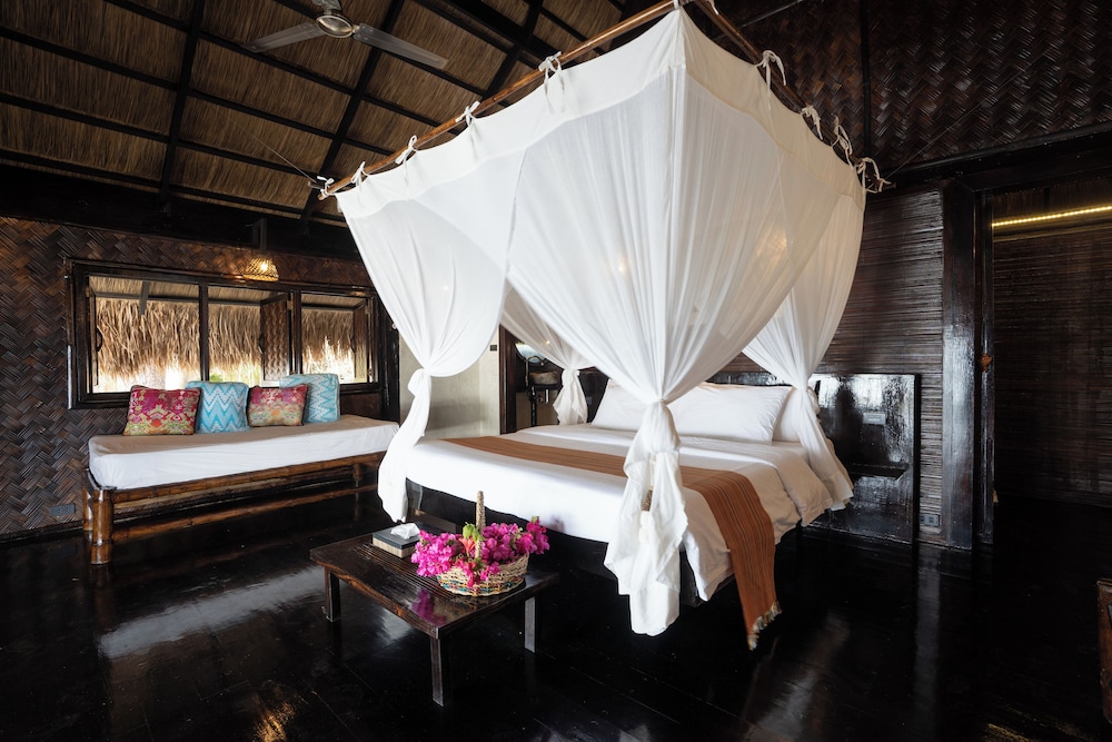 FLOWER ISLAND RESORT 33/71