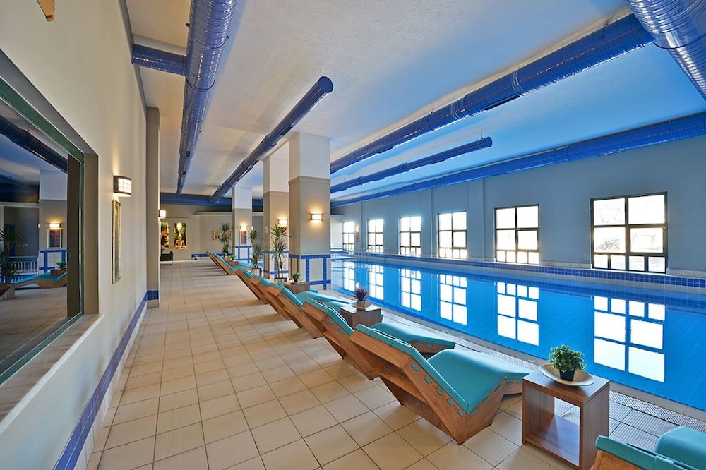 Karinna Convention And Spa 26/55