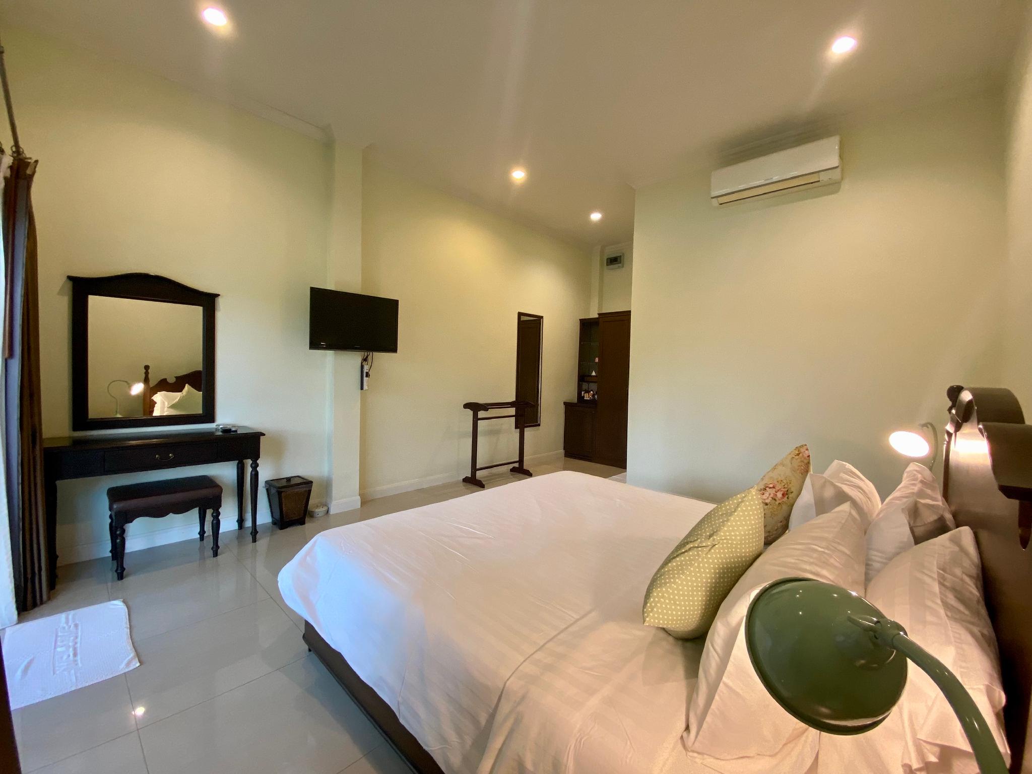 Ruen Maihom Riverside Cottage 10/63