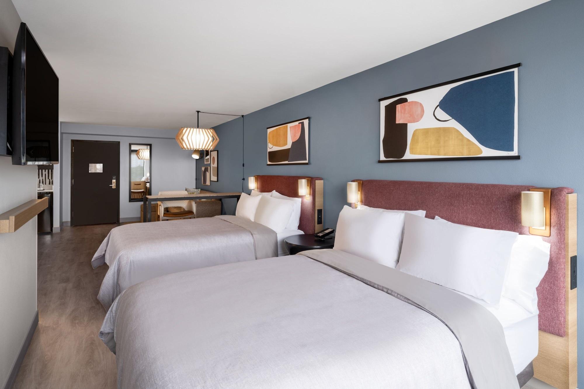 Suite, 2 Queen Beds, Extra Floor Space