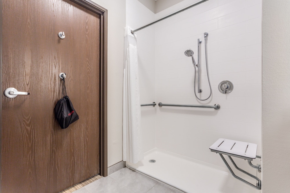 Holiday Inn Express Hotel And Suites Eau Claire North 22/57