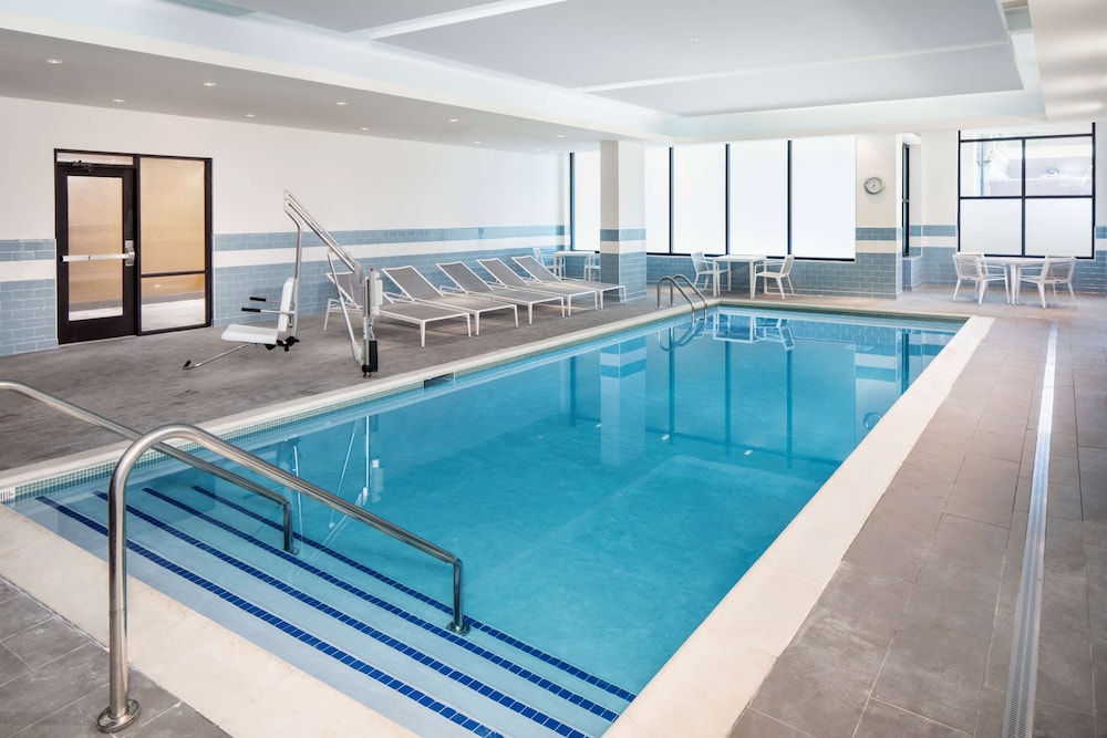 Hyatt Place Mount Pleasant Towne Centre 16/45