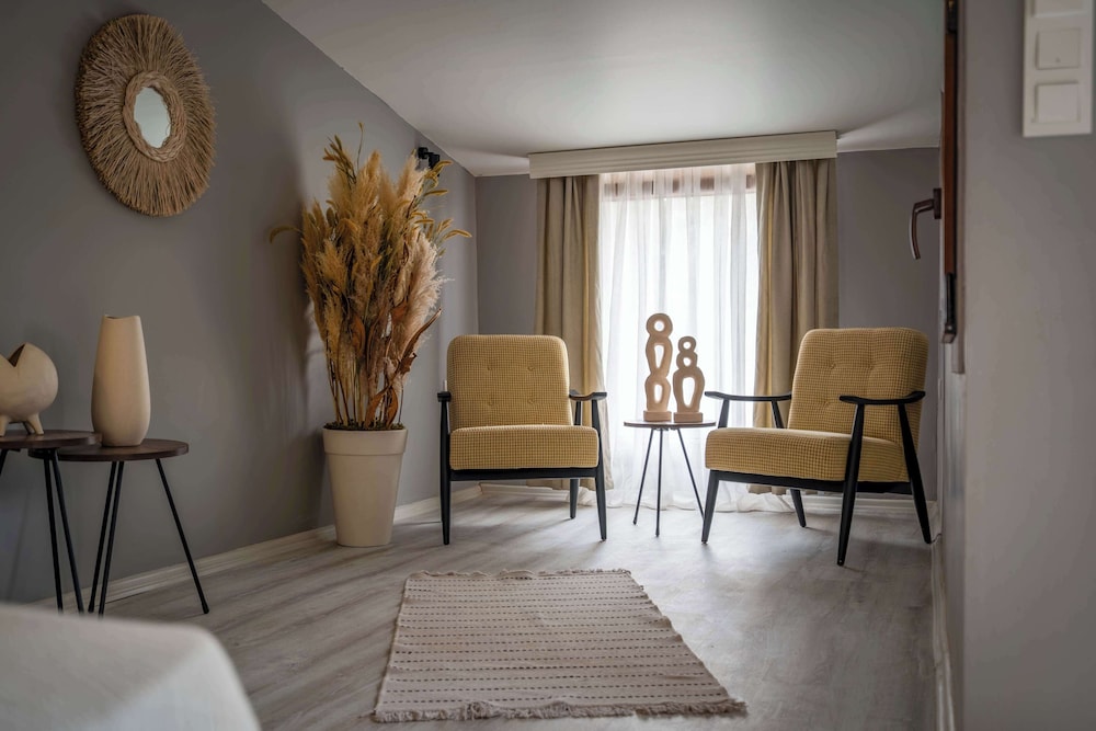Bugra Alacati - Adults Only 31/42