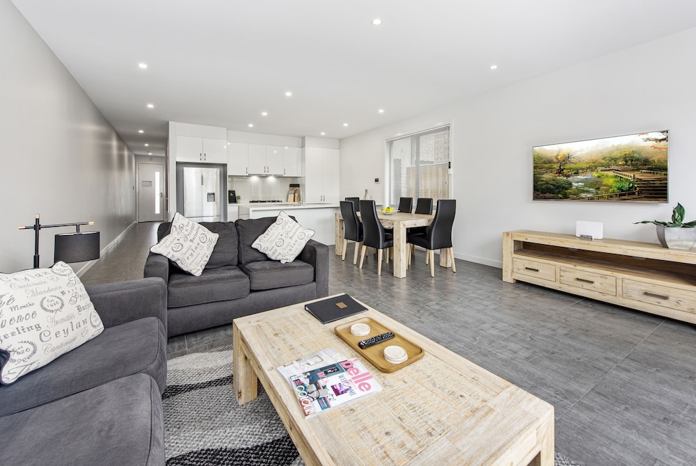Fawkner Suites Serviced Apartments 45/64