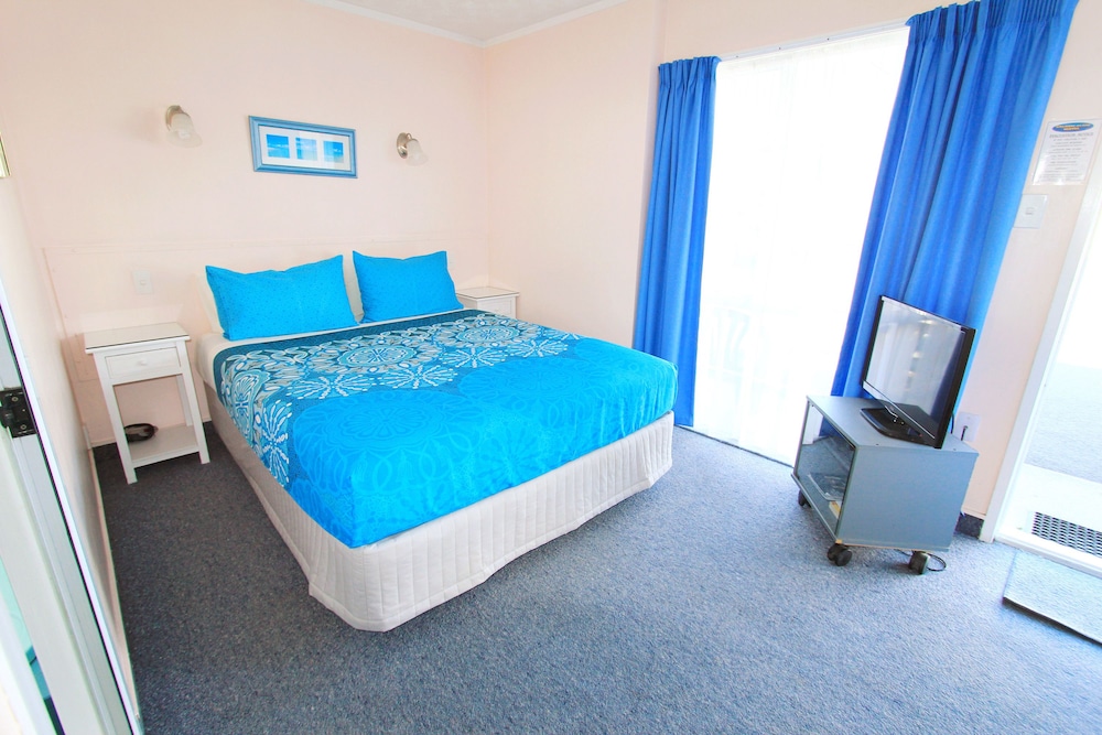 Golden Glow Motel 28/60