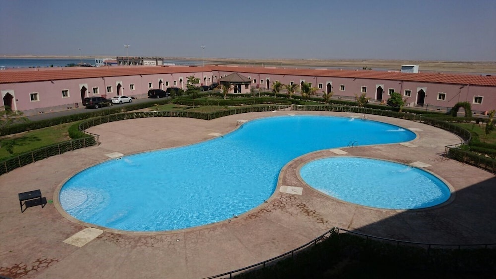GOLDEN MARINA RESORT 44/50