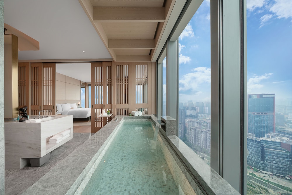 Grand Bay Hotel Chengdu 20/50