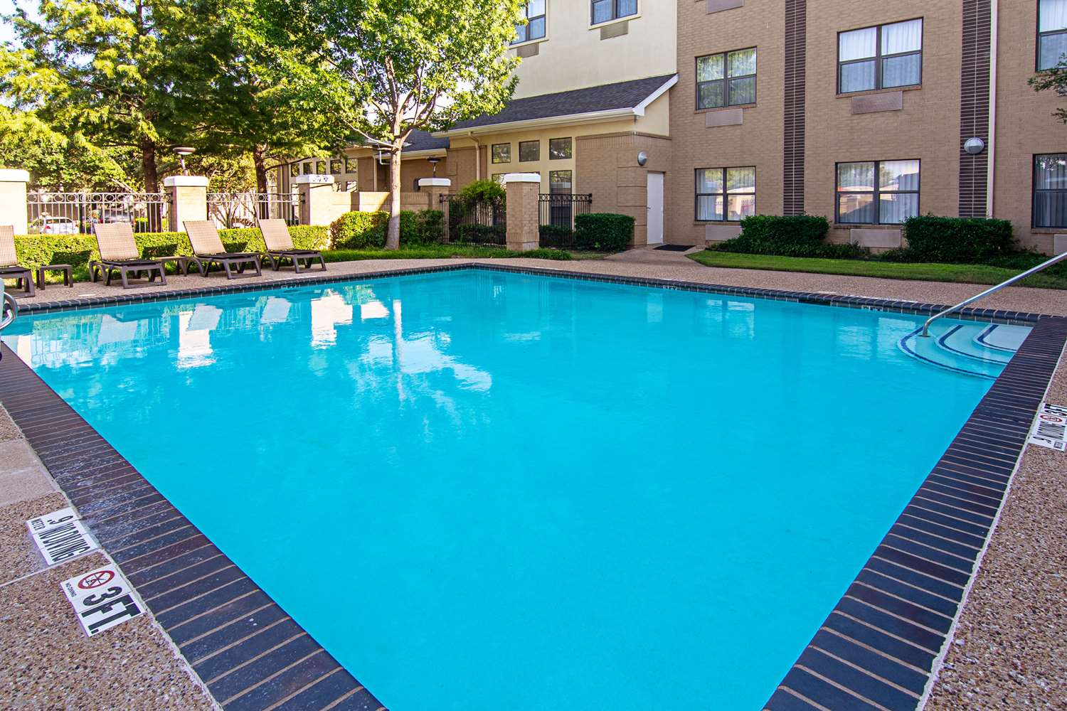 Comfort Suites NW Dallas Near Love Field 49/49