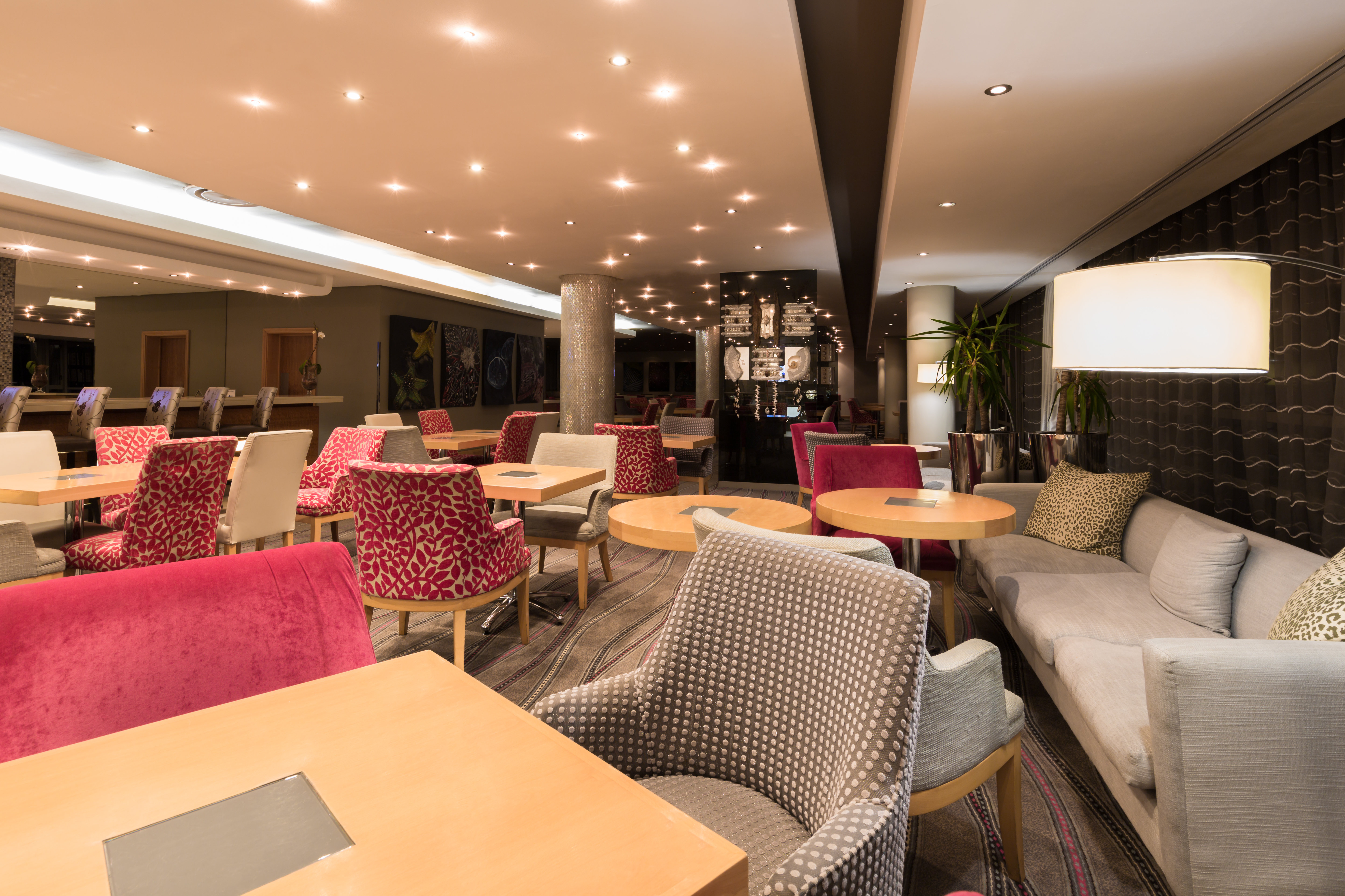 HOLIDAY INN EXPRESS DURBAN - UMHLANGA 55/83