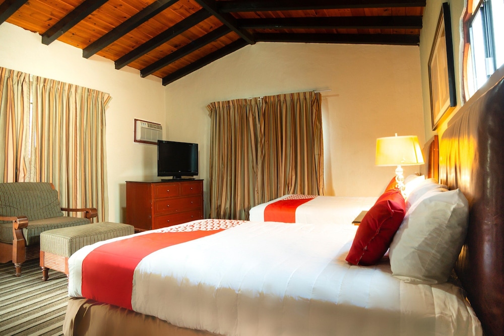 OYO Hotel Hacienda Don Luis Rosarito 13/24