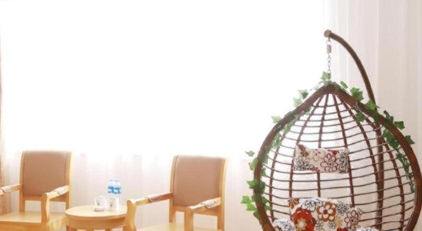 GreenTree Inn Huzhou Zhili Fortune Plaza Wuxing Avenue Express Hotel 32/53