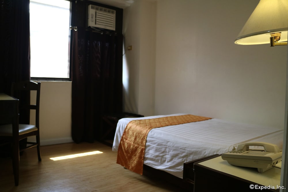 Harbor Town Hotel 20/50