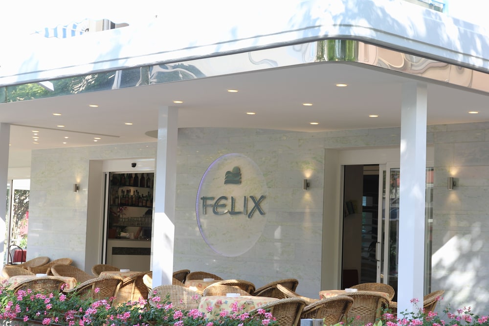 Hotel Felix 4/50