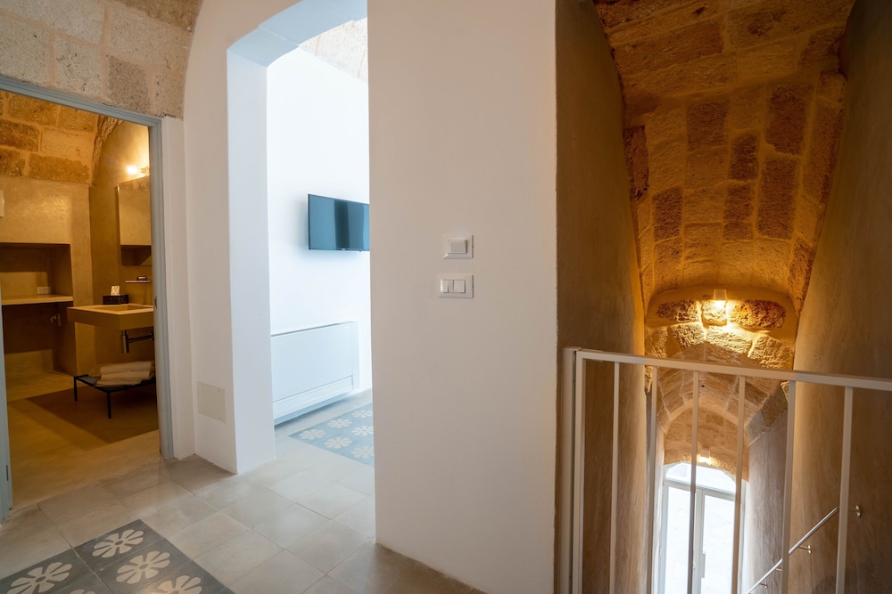 Donna Domenica Boutique Suites 6/50