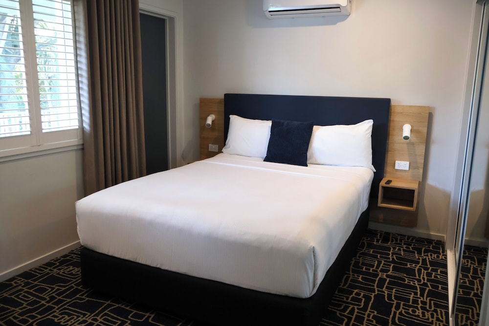 1 BEDROOM, SUPERIOR, APARTMENT
