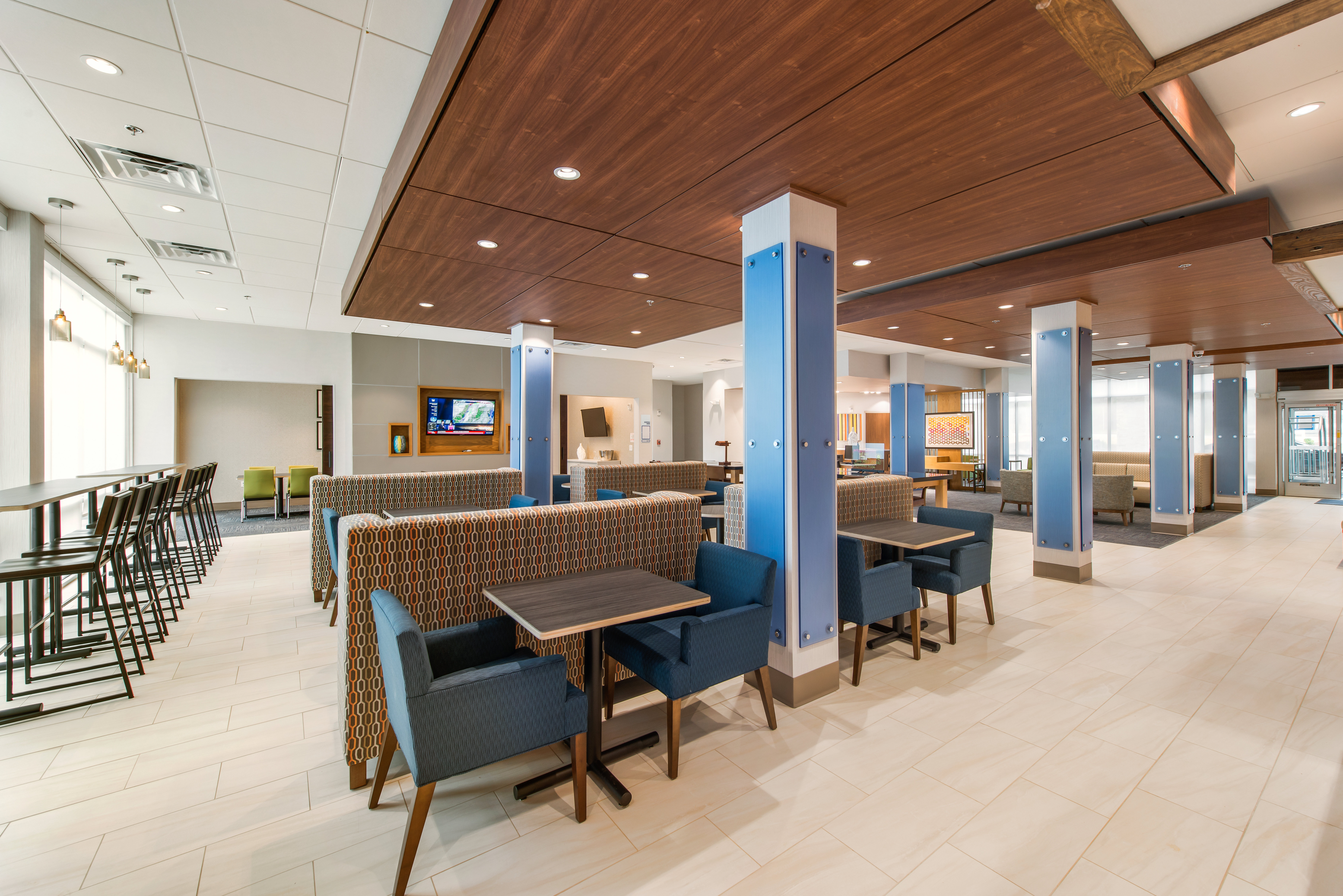 Holiday Inn Express Suites Carrollton West 18/29