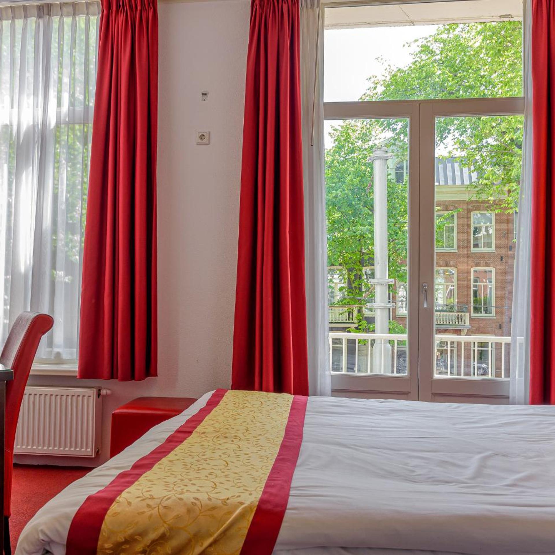 Room, Double Bed, Balcony, Hotel Allure 8/10