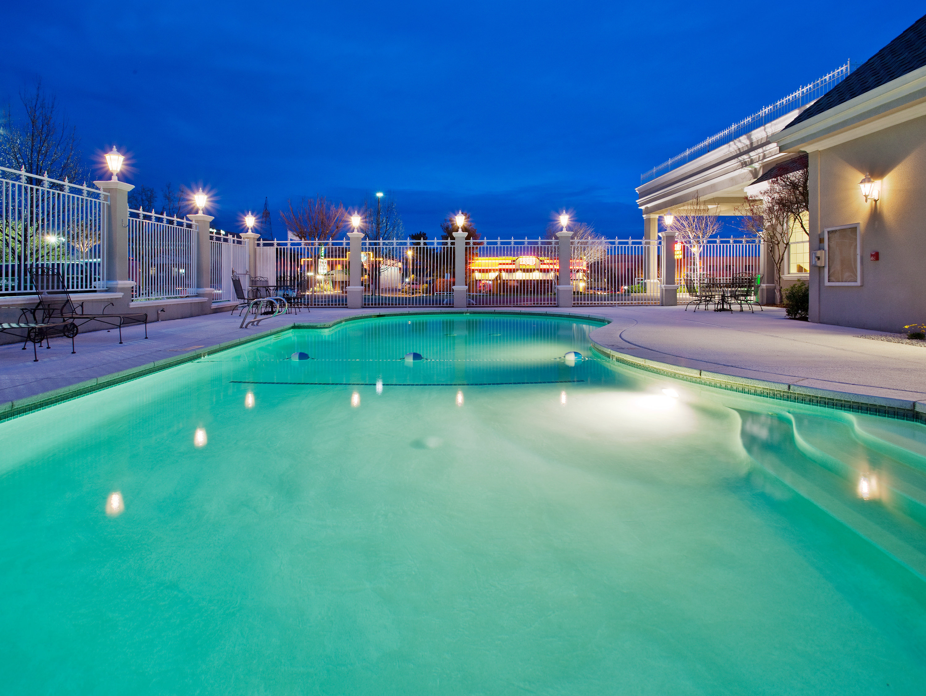 Holiday Inn Redding 65/68