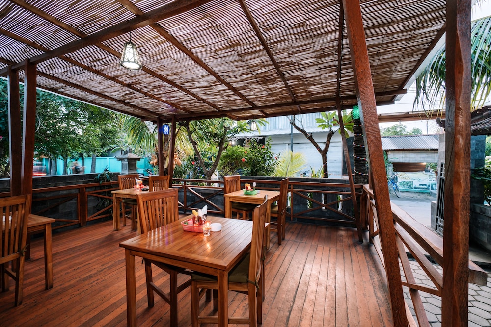 D And B Bungalow 52/67