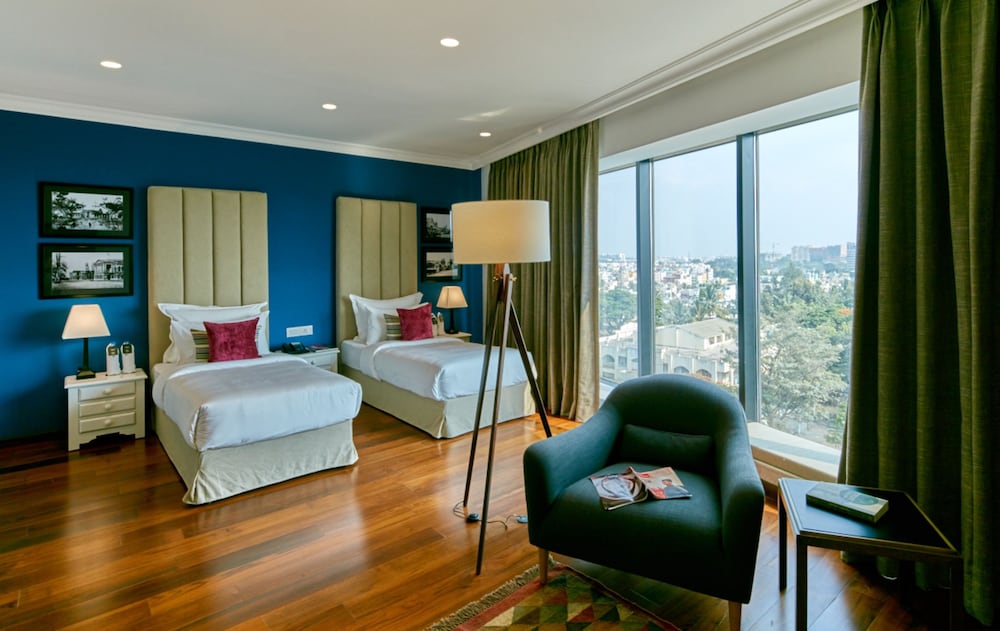 THE WAVERLY HOTEL & RESIDENCES 18/57