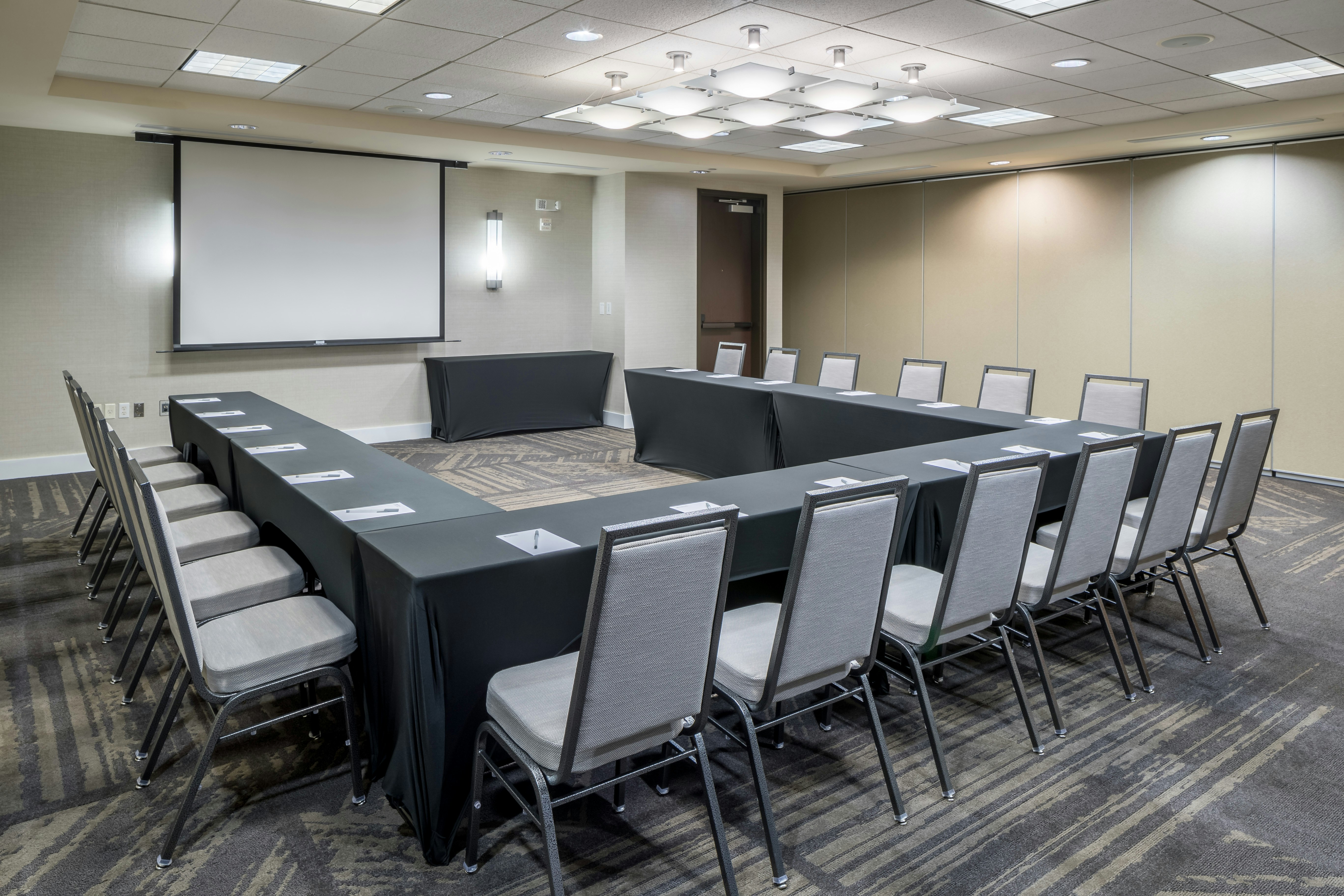 Hilton Garden Inn Dfw North Grapevine 15/24