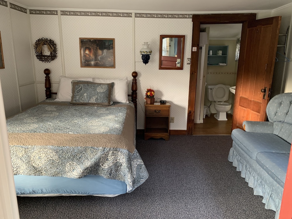 Cottage, Studio, Queen Bed