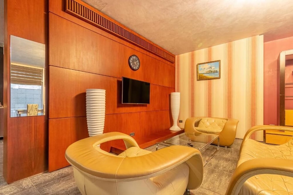 Clover Hotel Baku 45/50