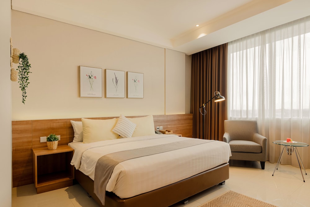 Sunday Hotel Antero Jababek 20/70