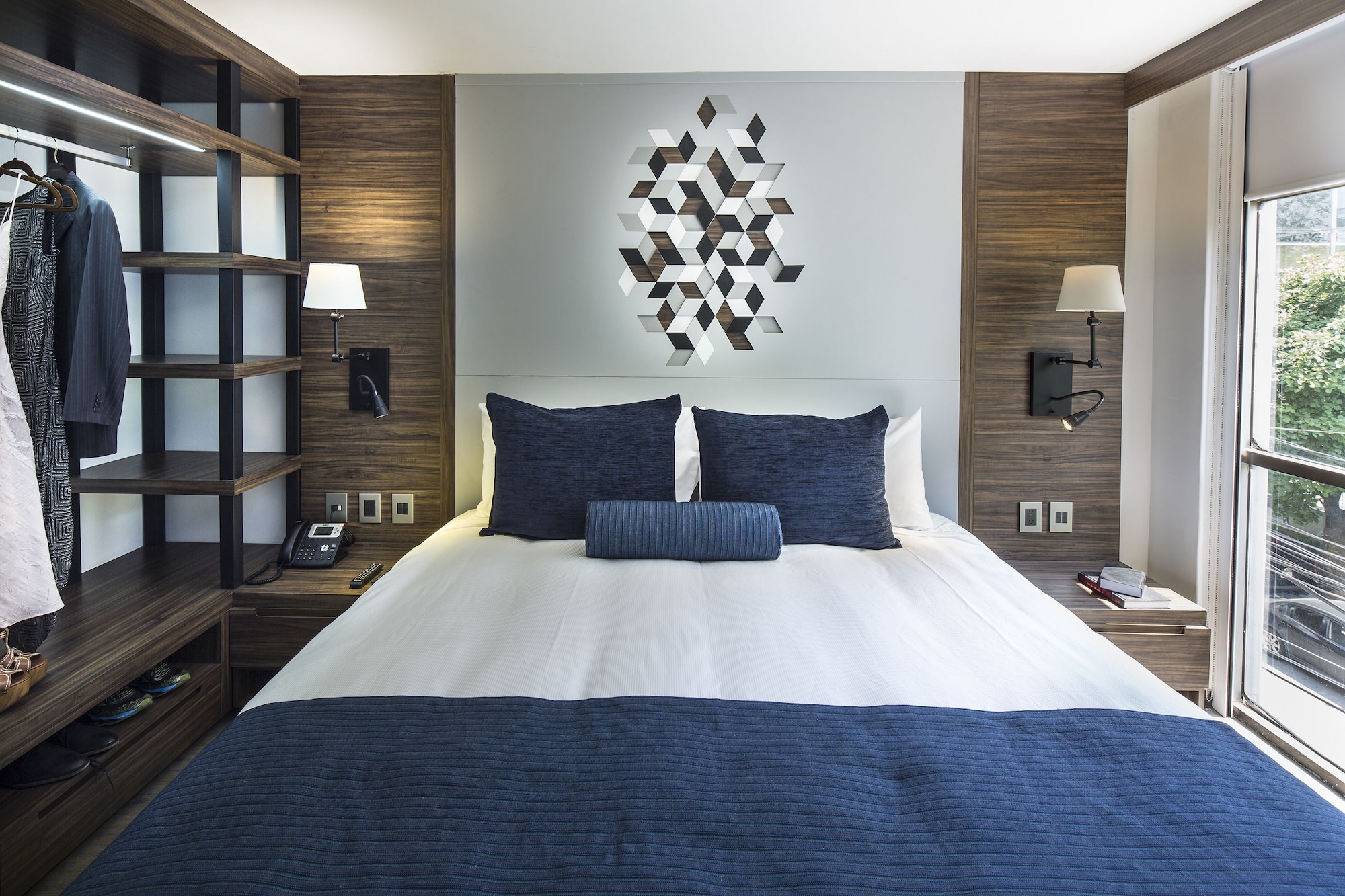 SUITE, KING BED, CITY VIEW, KITCHEN