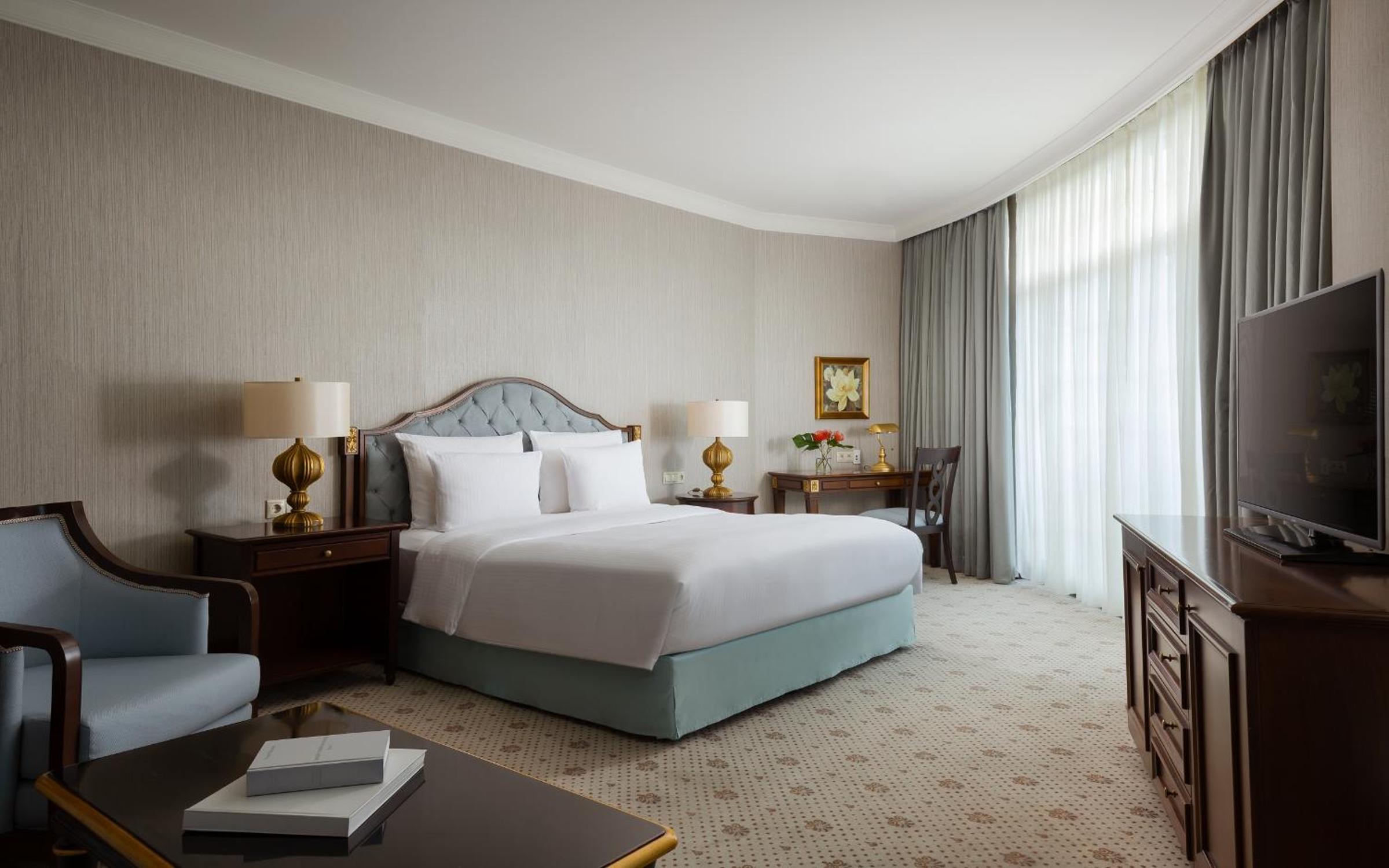 جناح جونيور، Rixos Almaty Hotel 2/4
