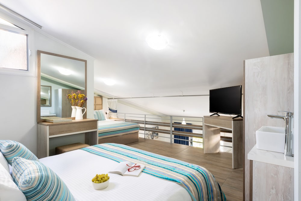 Hotel Sirines 18/50