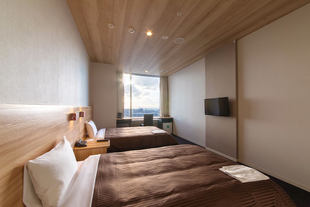 ROOM, SINGLE, TWIN BEDS