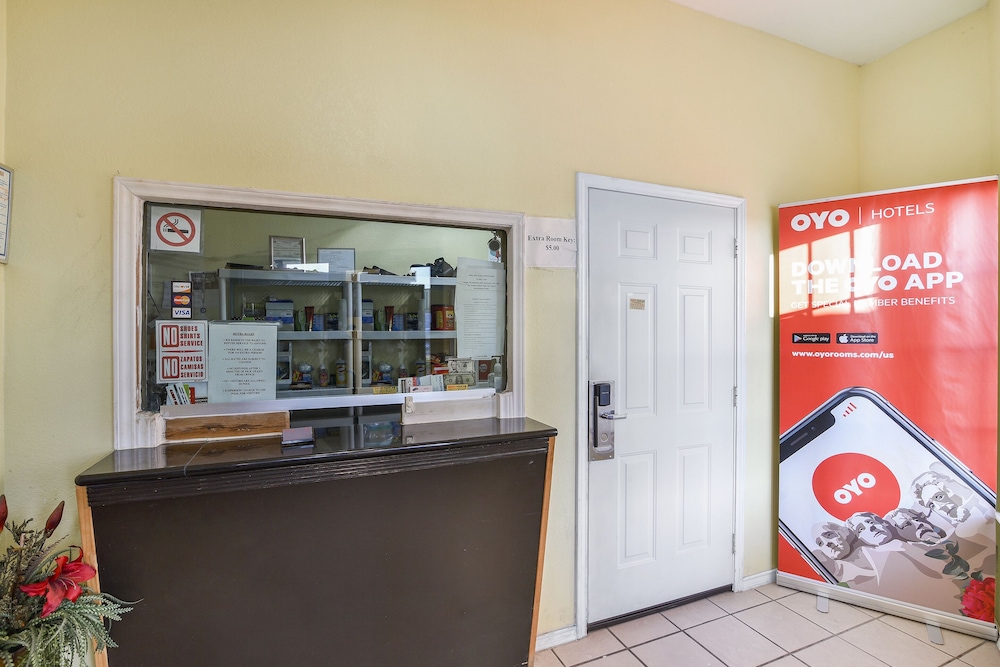 OYO Hotel San Antonio Lackland near Seaworld 9/34