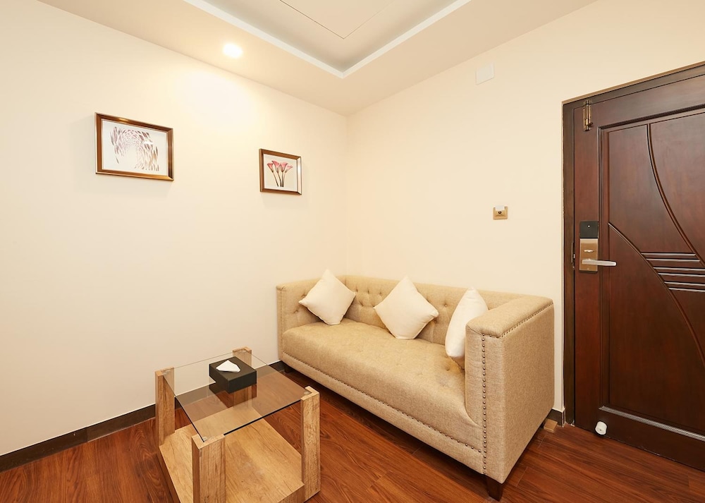 TAZ KAMAR INN 33/41