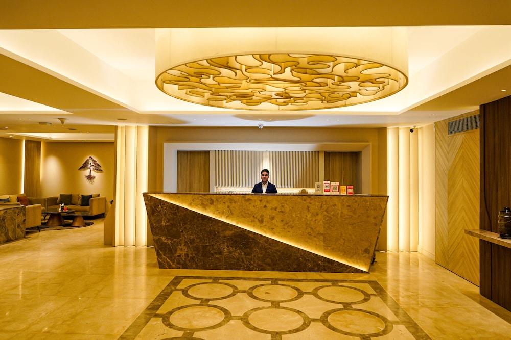 Royal Park Residence Hotel 9/75