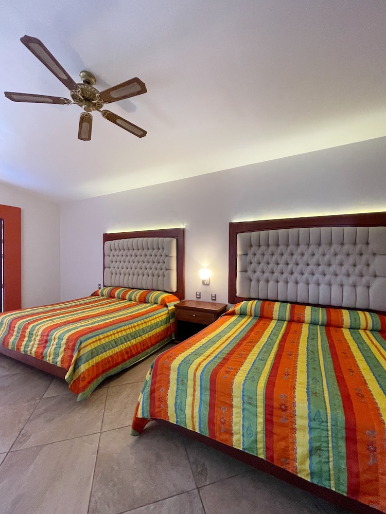 Hotel Santa Helena Plaza 29/42