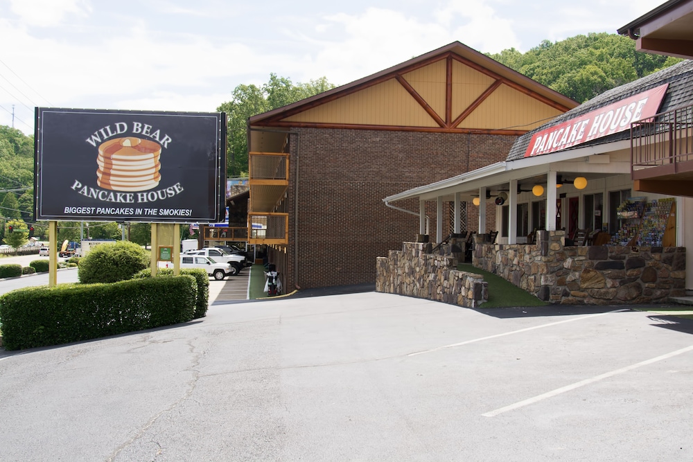 Wild Bear Inn in PIGEON FORGE - TN