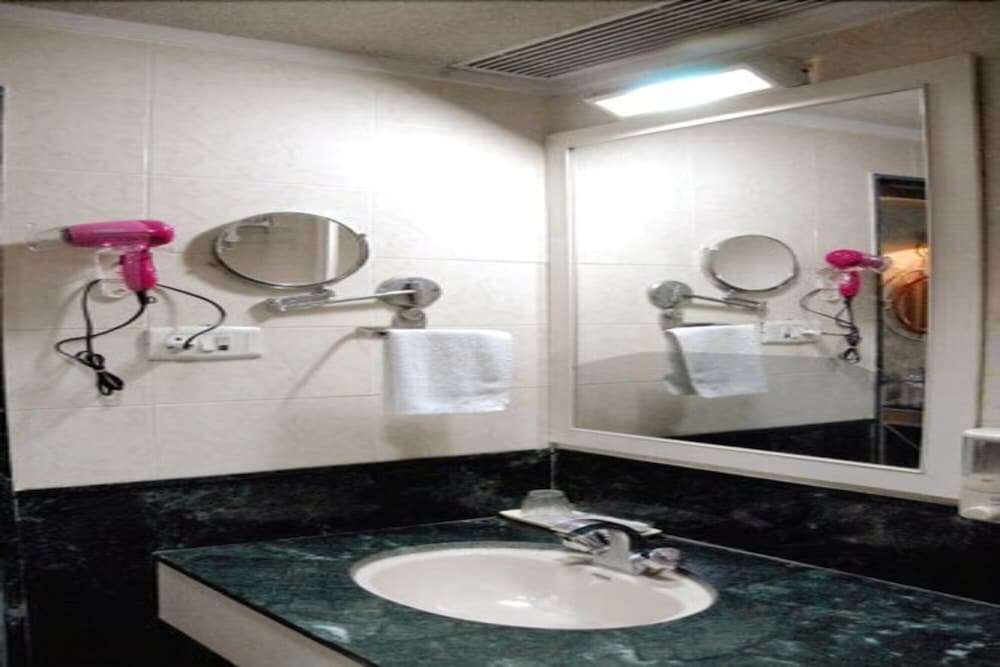 Hotel Gurukripa 45/50