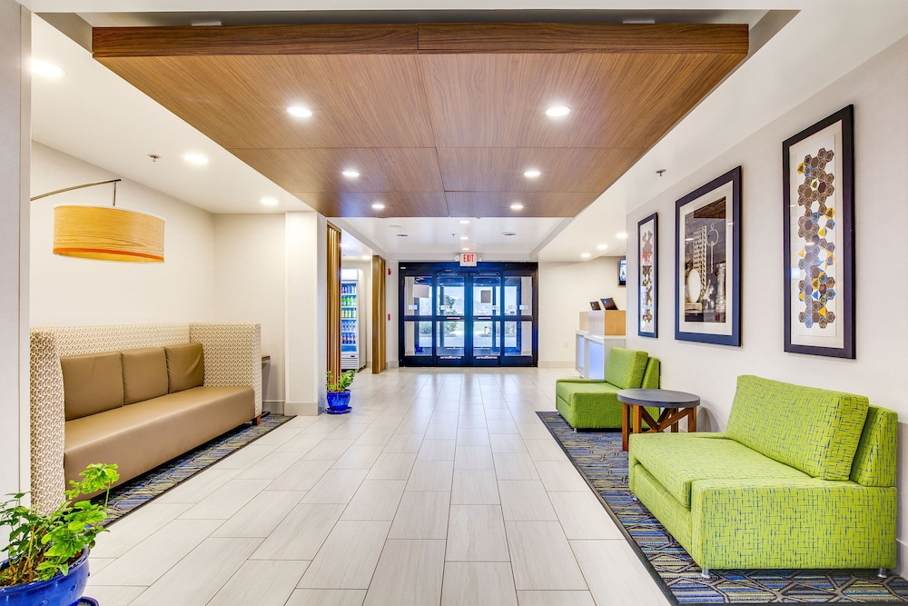 Holiday Inn Express Vincennes 11/54